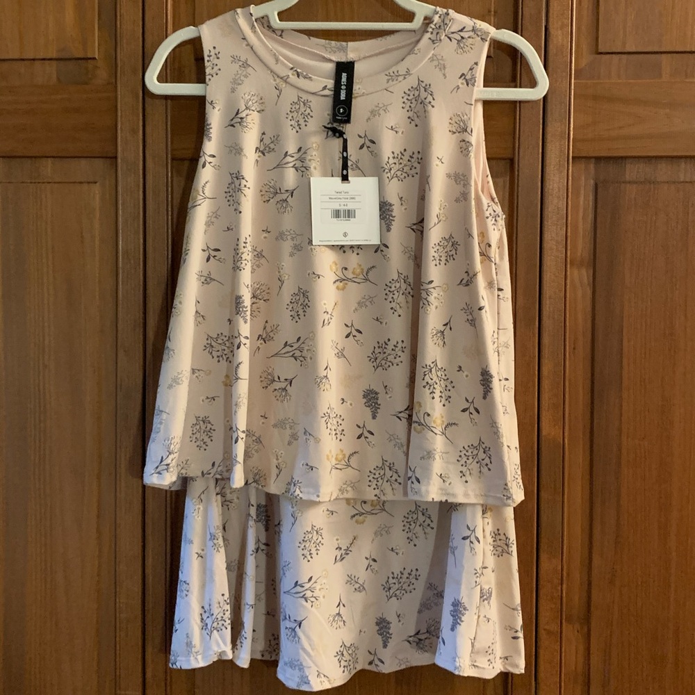 Agnes & Dora tiered tunic size small